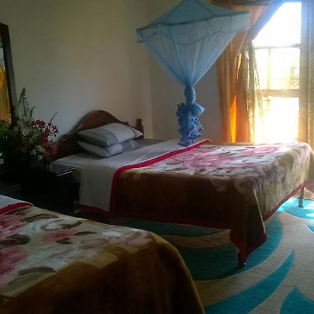 Srihelyes Inn Нувара-Елія Екстер'єр фото