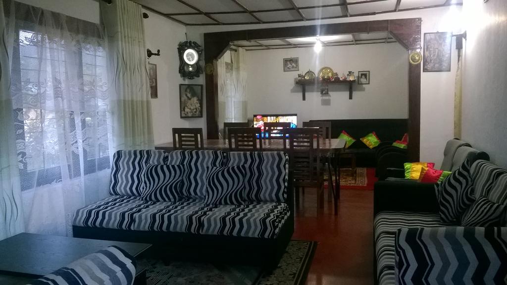 Srihelyes Inn Нувара-Елія Екстер'єр фото
